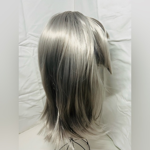 Grey Synthetic Wig - Picture 4 of 6